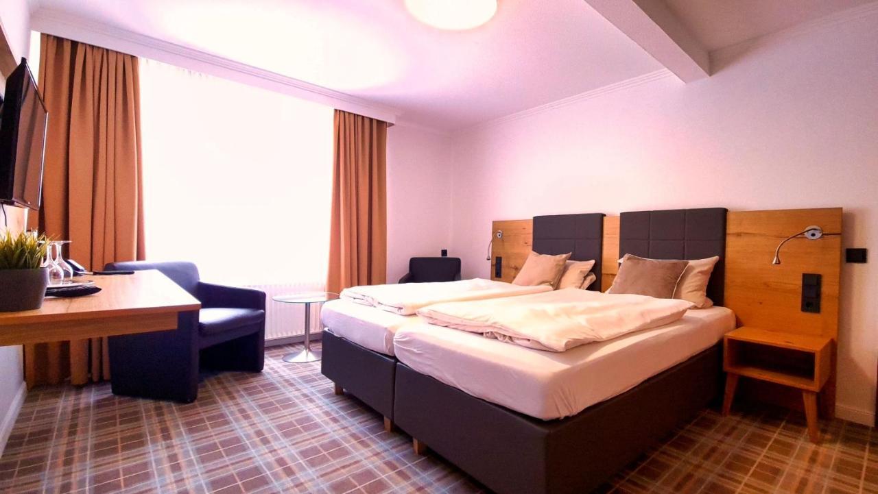 Hotel Hollaender Hof Мешеде Экстерьер фото